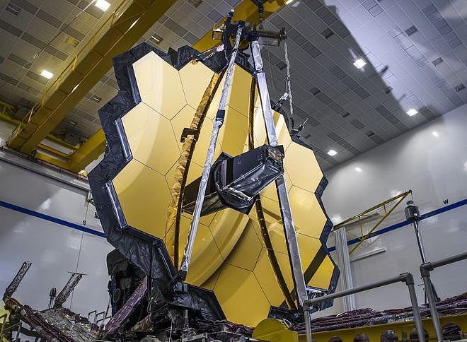 NASA开始调试校准韦伯望远镜18面金色镜子 历时约需三个月 - 1