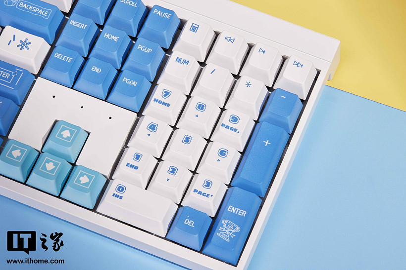 【IT之家开箱】CHERRY MX2.0S 宝可梦联名皮卡丘冰雪运动定制款键盘图赏 - 9