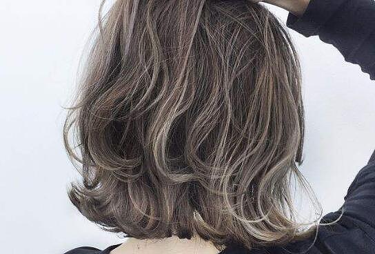 挑染头发一般是哪几个位置好看 挑染的头发能保持多久 - 1