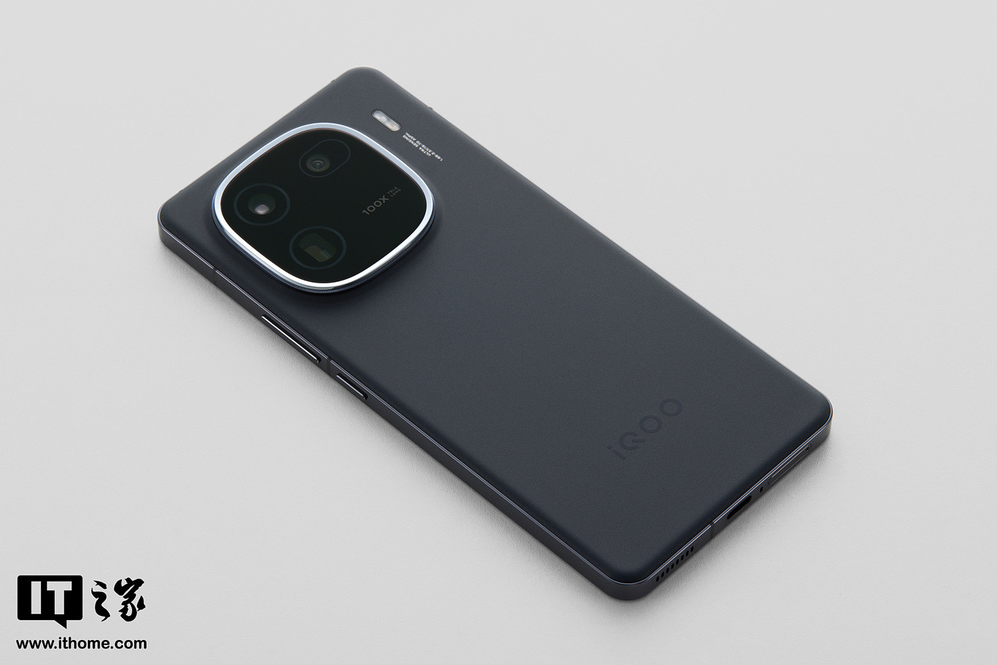 iQOO 13 手机规格曝光：骁龙 8G4 + 50MP 主摄 / 超广角 / 潜望长焦 + 6000mAh 电池 - 3