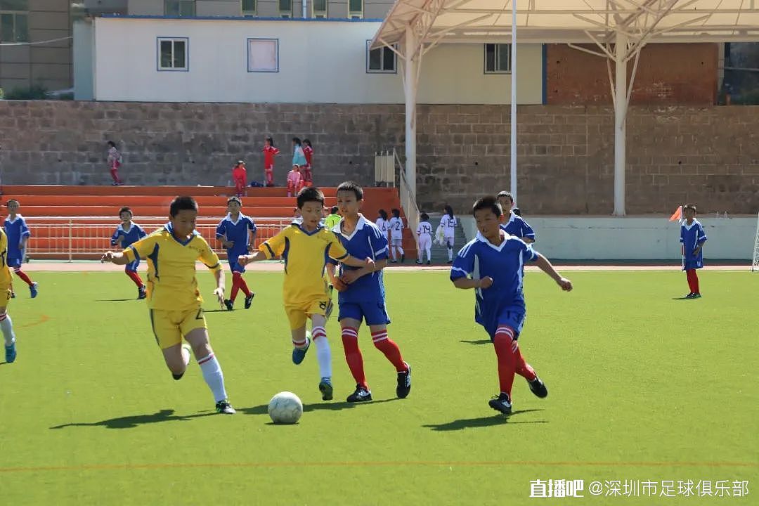 一起加油！深足精英队为陕西志丹县捐赠足球装备 - 3