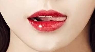 玻璃唇适合什么样唇形 ​什么口红能涂出玻璃唇 - 1