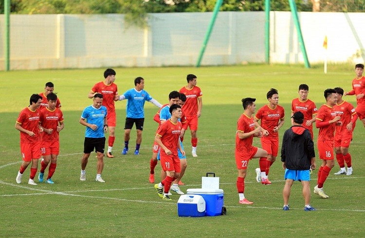 越南后卫胡晋才：对阵中国队需发扬团队精神，这是越南足球的传统 - 1