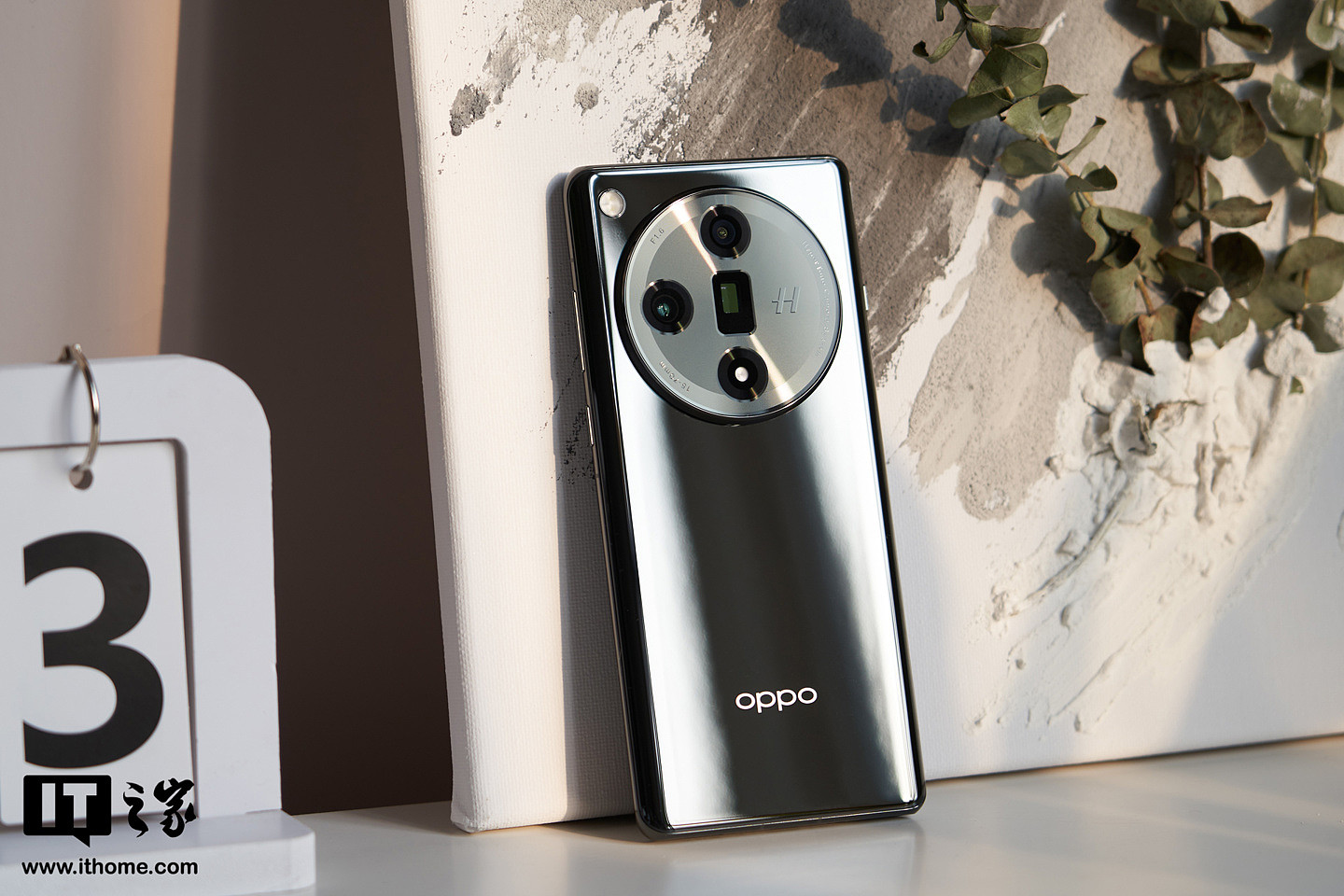 消息称 OPPO Find X8 手机首搭天玑 9400 芯片，配“1.5K 小尺寸直屏 + 潜望镜” - 2