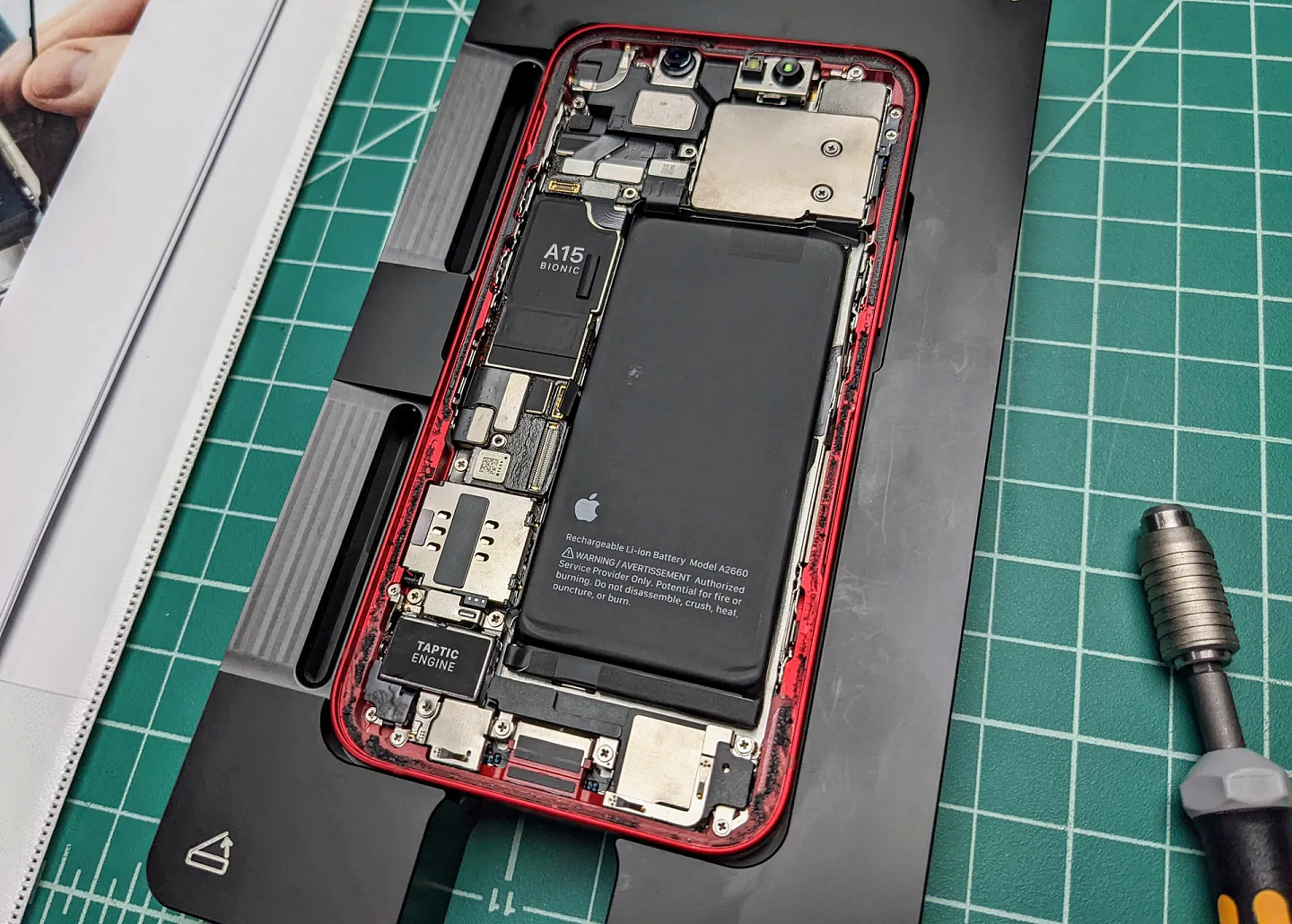 外媒在尝试通过苹果自助维修服务更换电池后 彻底绝望了 - 6
