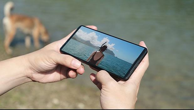 大量索尼 Xperia 1 VI 手机官方宣传图曝光：骁龙 8 Gen 3、5000mAh 电池 - 8