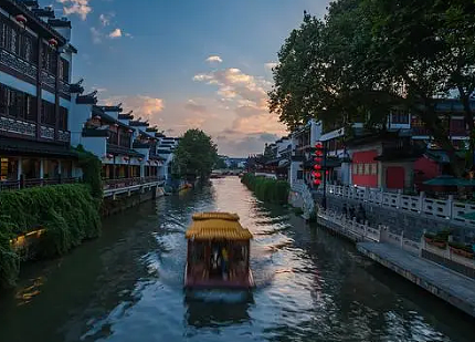 南京是一座什么样的城市：世界文学之都的璀璨明珠 - 1