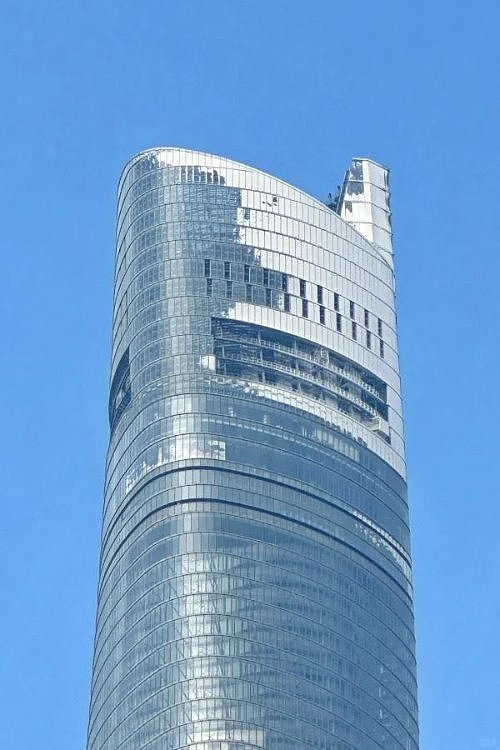 罕见！中国最高楼上海中心大厦被冻住遭网友调侃：《流浪地球》既视感 - 1