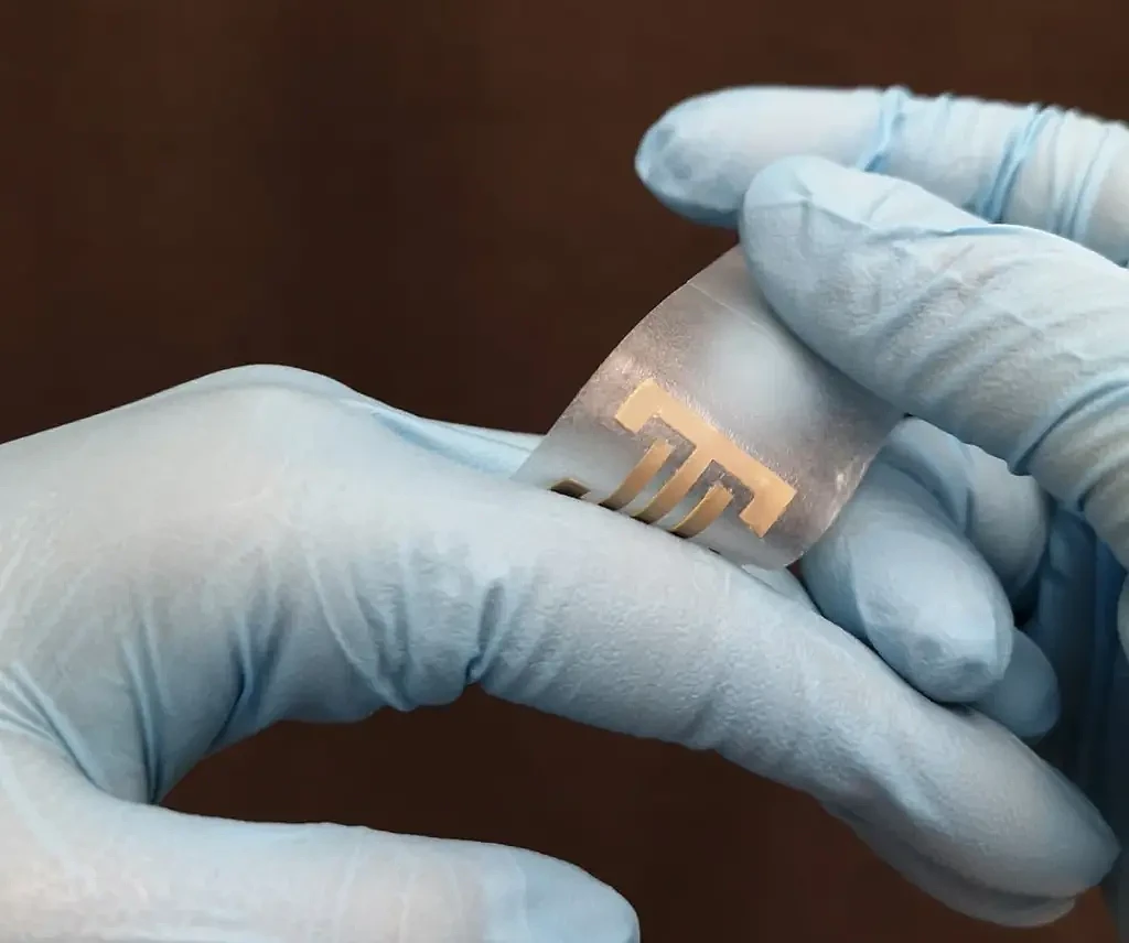 科学家研发ePatch创可贴：电刺激加速伤口愈合 抗菌且留疤更淡 - 1