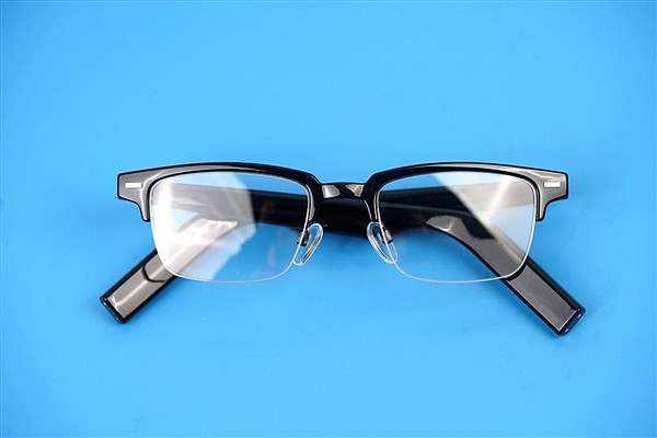 华为智能眼镜方形半框图赏 把工作和生活无缝融合 - 1