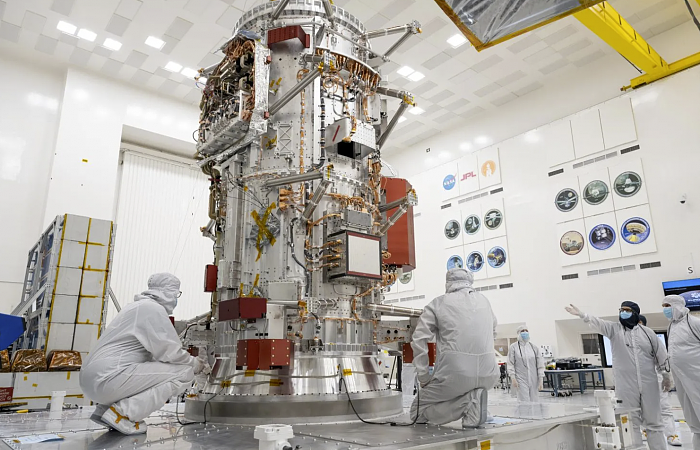 NASA正在热火朝天地组装欧罗巴Clipper航天器 - 2