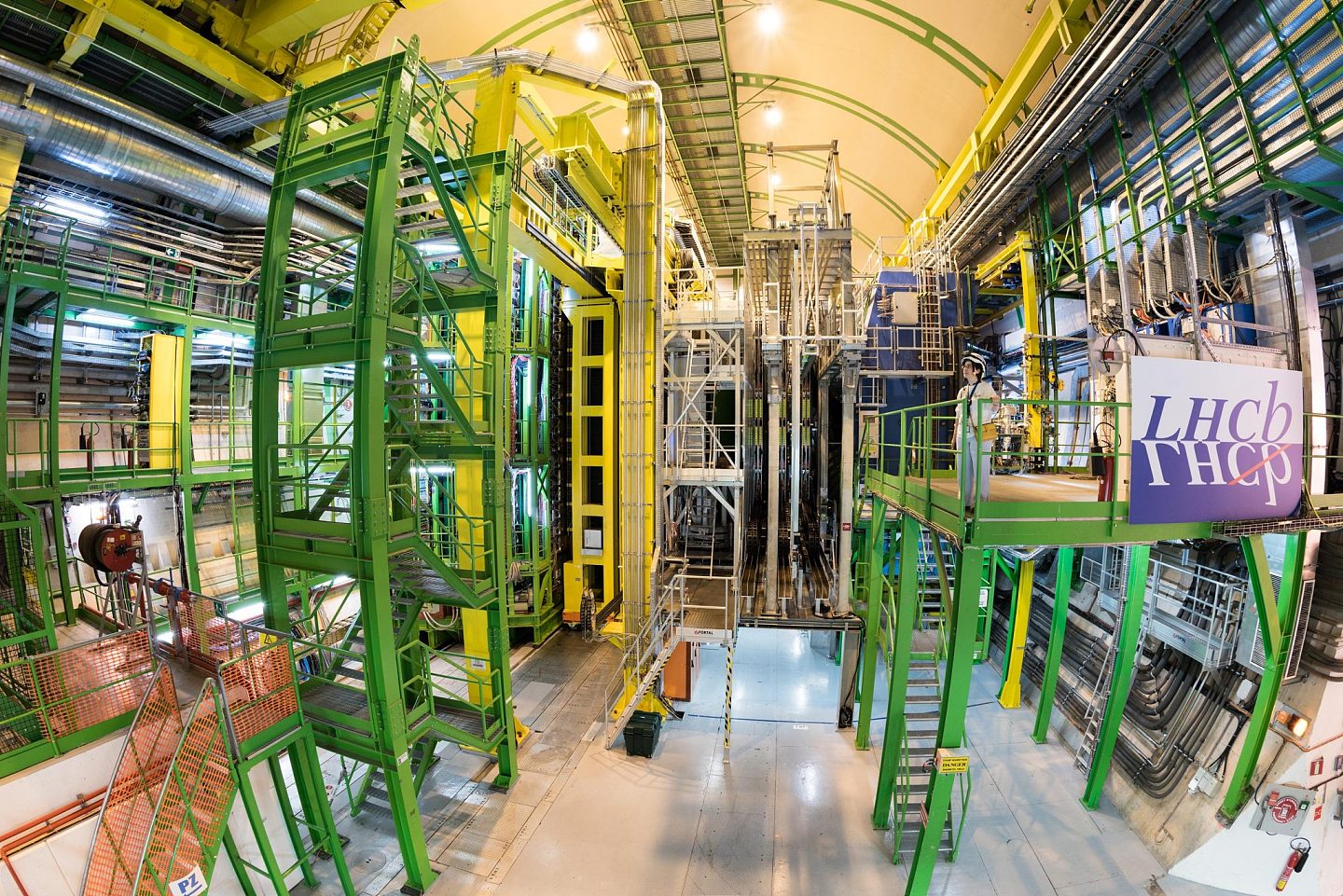 新自然力量？CERN大型强子对撞机为新物理学带来诱人证据 - 1