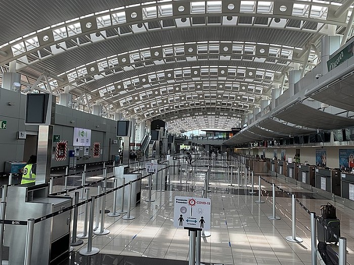 San_Jose_International_Airport_Terminal_B,_June_3,_2020.jpg