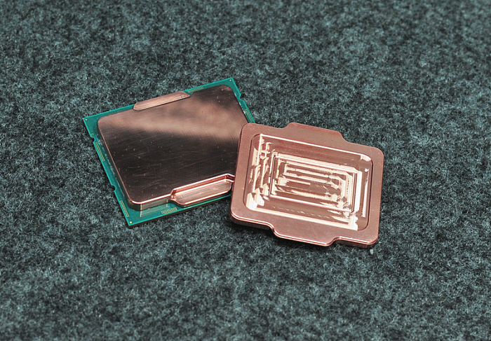 Intel 12代酷睿换上纯铜散热顶盖：温度骤降15℃ - 2