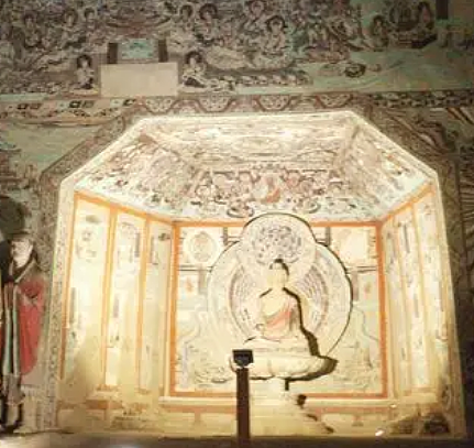 最长的石窟画廊是敦煌莫高窟，距今有着多少年历史？ - 1