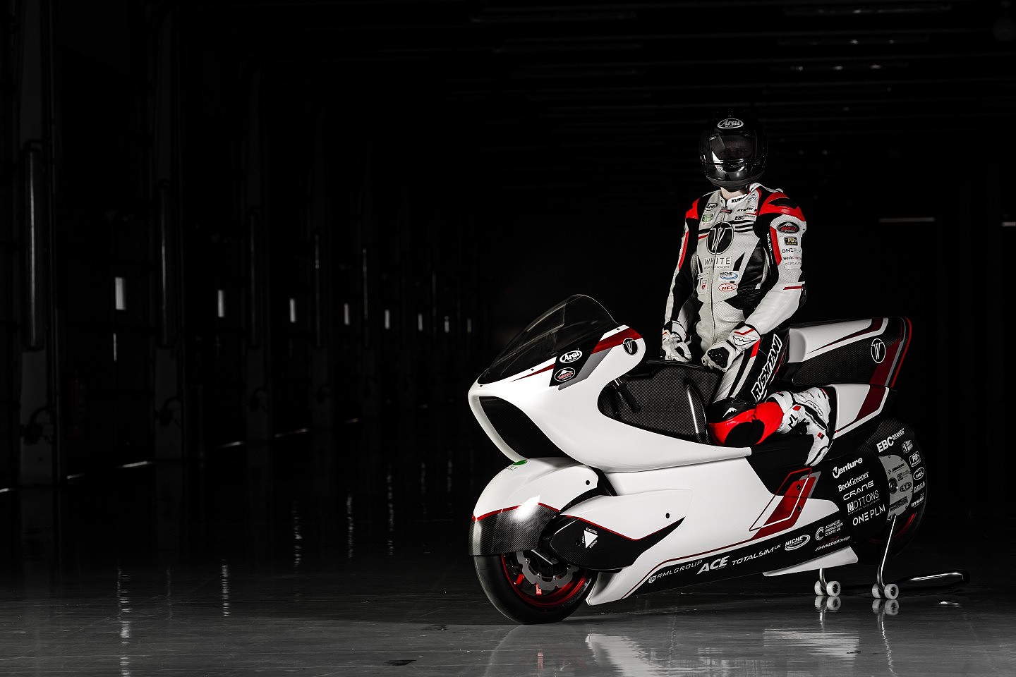 英国公司打造全球最快电动摩托车：采用激进的大洞技术 - 10