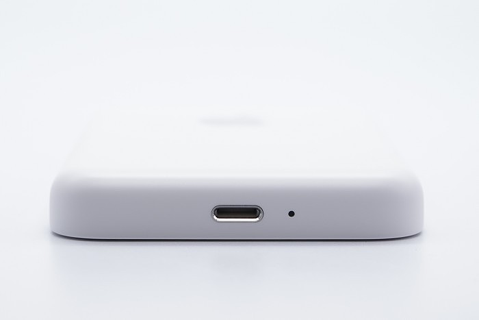 苹果官方首款MagSafe磁吸无线充电宝评测 - 15