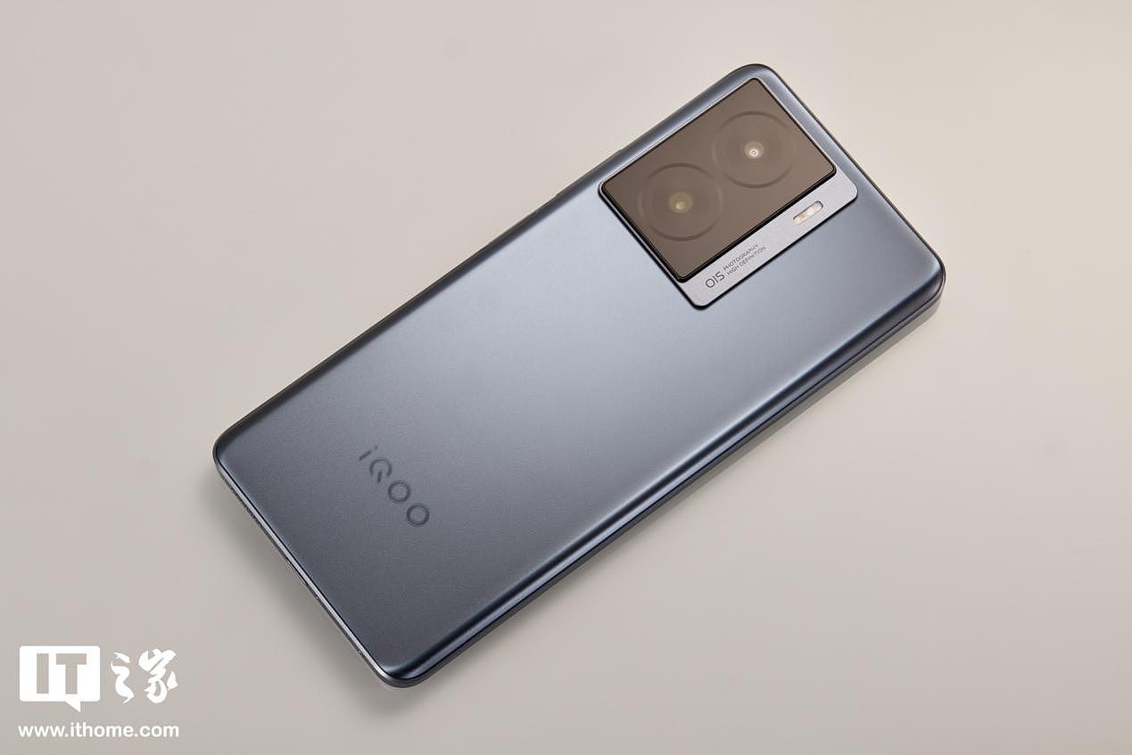 iQOO Z7s 5G 手机现身 Google Play 支持设备列表 - 1