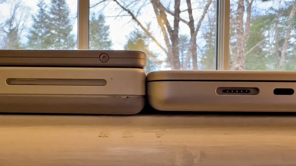 2001年PowerBook G4和2021年MacBook Pro对比：很相似 - 6