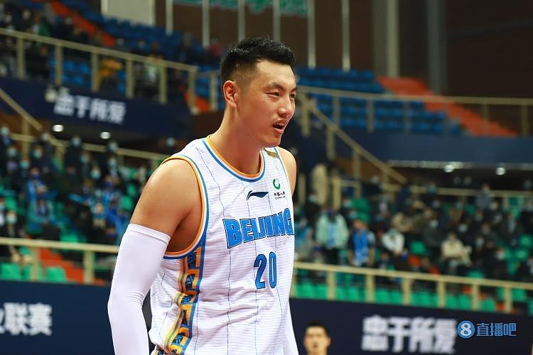 翟晓川生涯得分超越马布里&陈磊 升至队史第三位 - 1