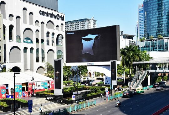 三星在全球各大城市竖起广告牌，预热 Galaxy S24 系列 AI 手机 - 3