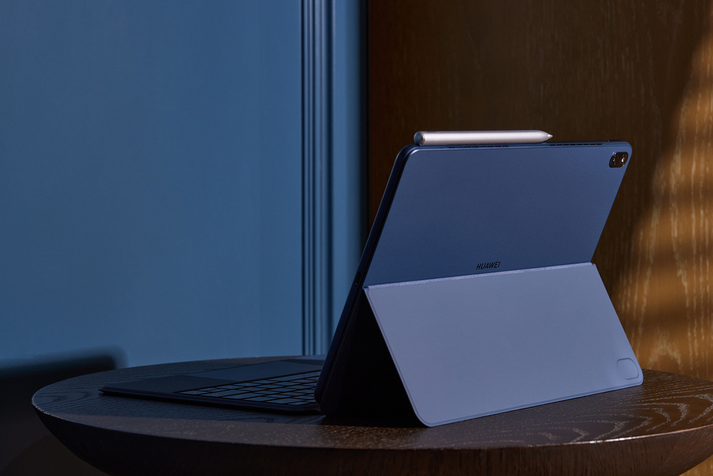 【IT之家开箱】华为 MateBook E 二合一笔记本图赏：OLED 原色全面屏，5999 元起 - 12