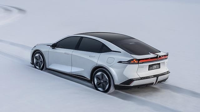 国内首款量产氢燃料电池轿车 长安深蓝SL03首次亮相 - 2