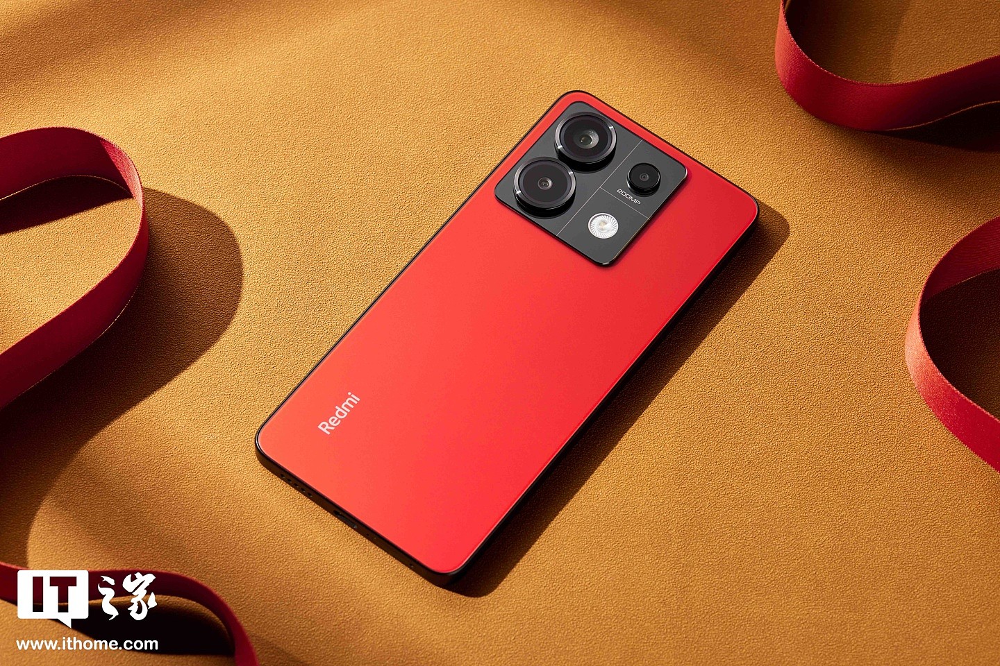 小米 Redmi Note 14 Pro 手机有望采用 1.5K 居中单孔双微曲屏，50MP 大底“居中类椭圆镜头” - 4