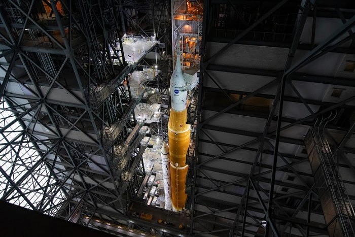 SLS-Rocket-Before-Rollout-777x518.jpg