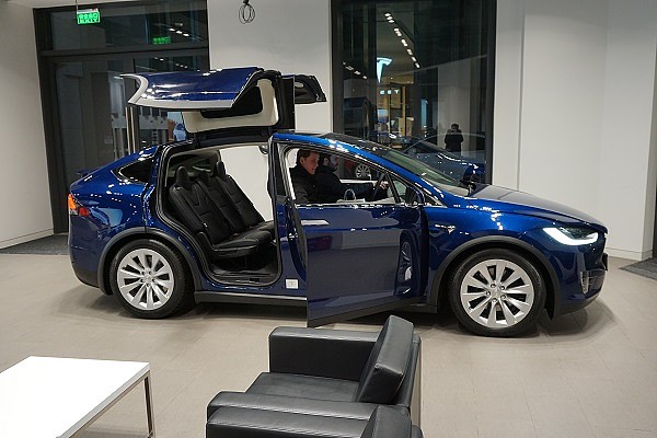 modelX-2.JPG