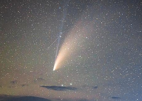 世界上最早的哈雷彗星记录在什么时候？出自什么地方？ - 1