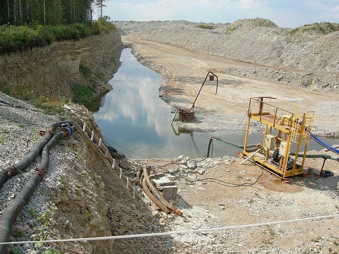 Oil_Shale_Mine_northern_Estonia.JPG