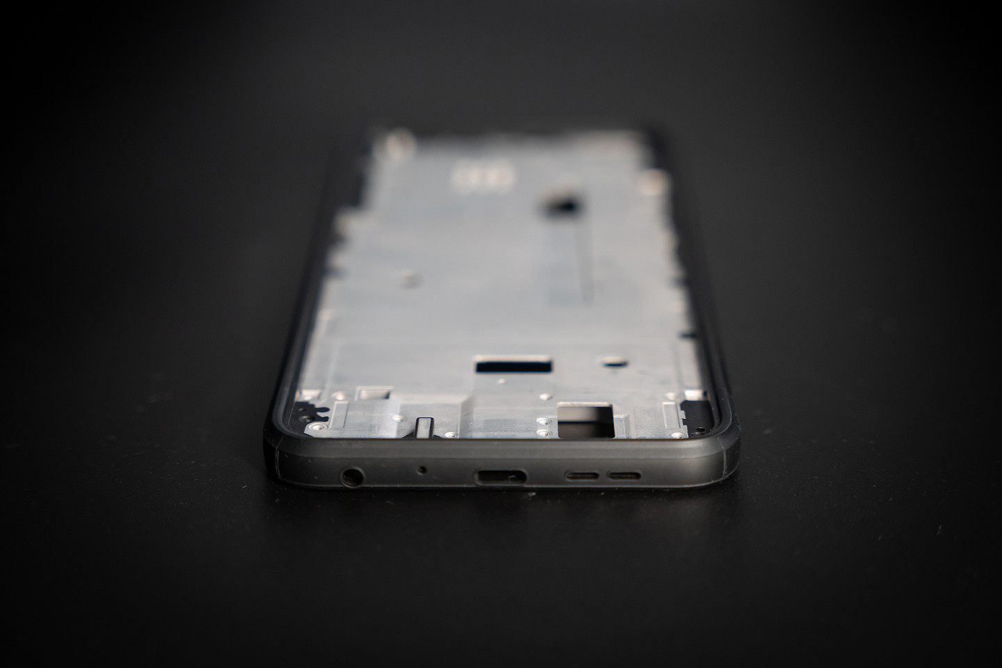AGM X6 手机本月发布：轻薄三防设计、铝镁合金支架 - 5