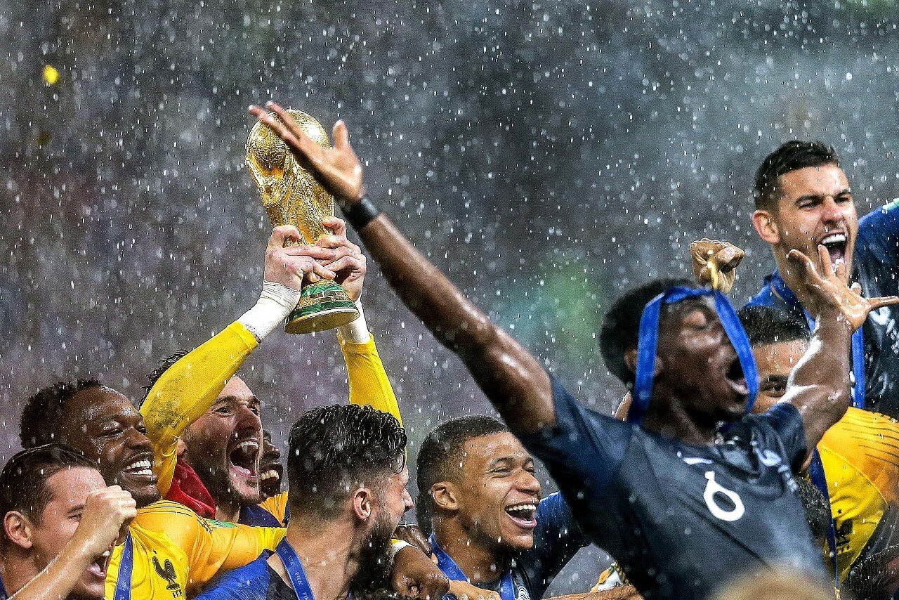 洛里&瓦拉内联合2018世界杯冠军成员发起慈善基金活动 - 1