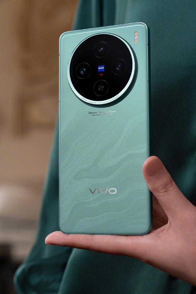 vivo X100s 手机外观照公布：7.8mm 厚度，首发“四季人像”功能 - 5