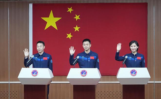 黄伟芬详解中国空间站建造阶段首次载人飞行任务 - 2