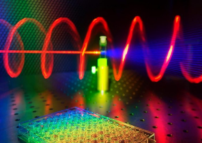 Illuminating-Chiral-Semiconductor-Nanoparticles-777x549.jpg