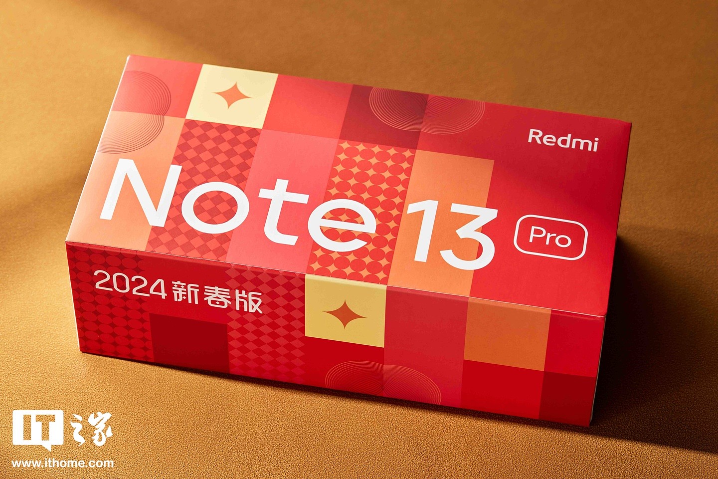 【IT之家开箱】Redmi Note 13 Pro 新春版图赏：好运红，迎龙年红运 - 14