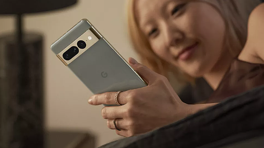 谷歌 Pixel 7 / Pro 终于支持人脸解锁功能，但只能用于解锁手机 - 1