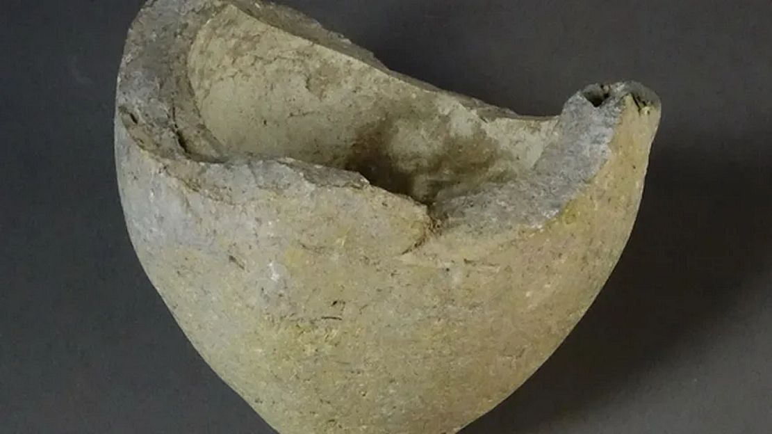 研究人员发现了可能曾被用作中世纪手榴弹的古代陶瓷器皿 - 1