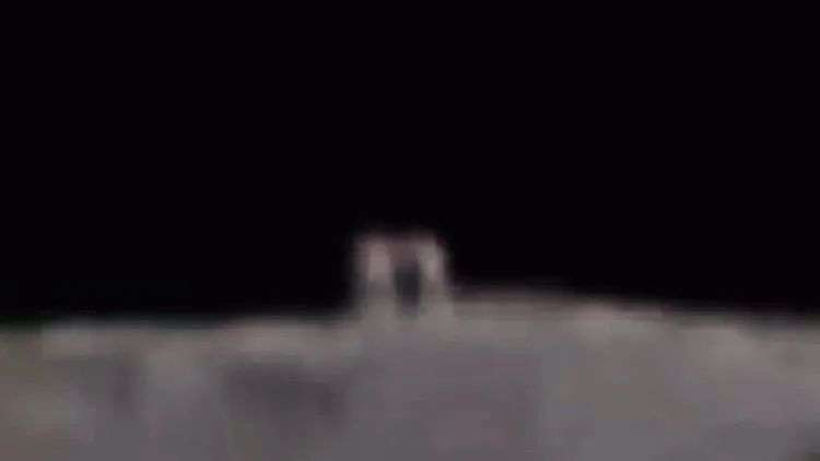 窝在月球背面的两只玉兔 - 1