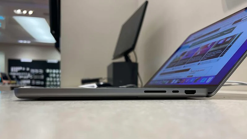 苹果 MacBook Pro 14 英寸 2021“野生版”上手：比预期重，“刘海屏凹槽不是事” - 4