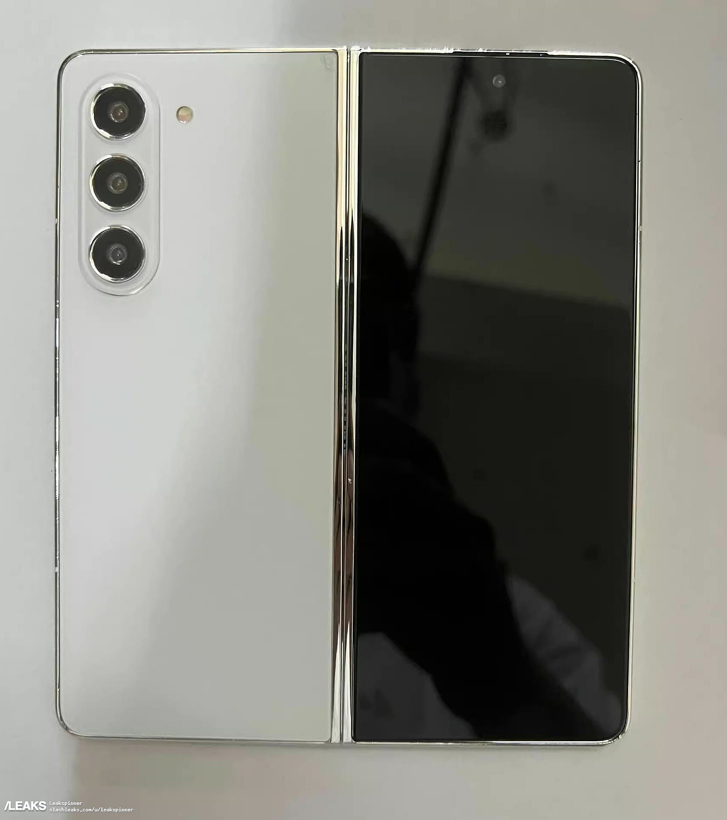 三星 Galaxy Z Fold5 可折叠手机机模照片曝光 - 4