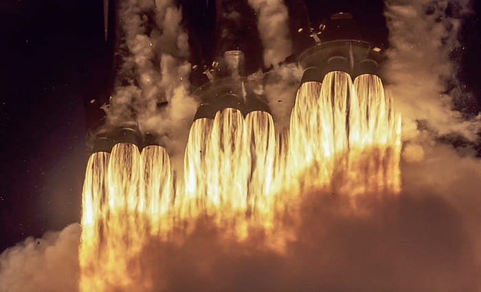 SPACEX-FALCON-HEAVY-ENGINES--2060x1253.png