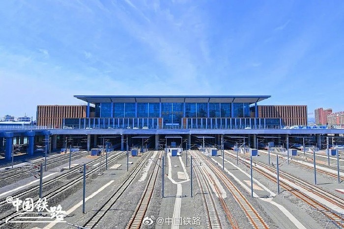 北京新地标 亚洲最大铁路枢纽客站开通运营：可14000人同时候车 - 2