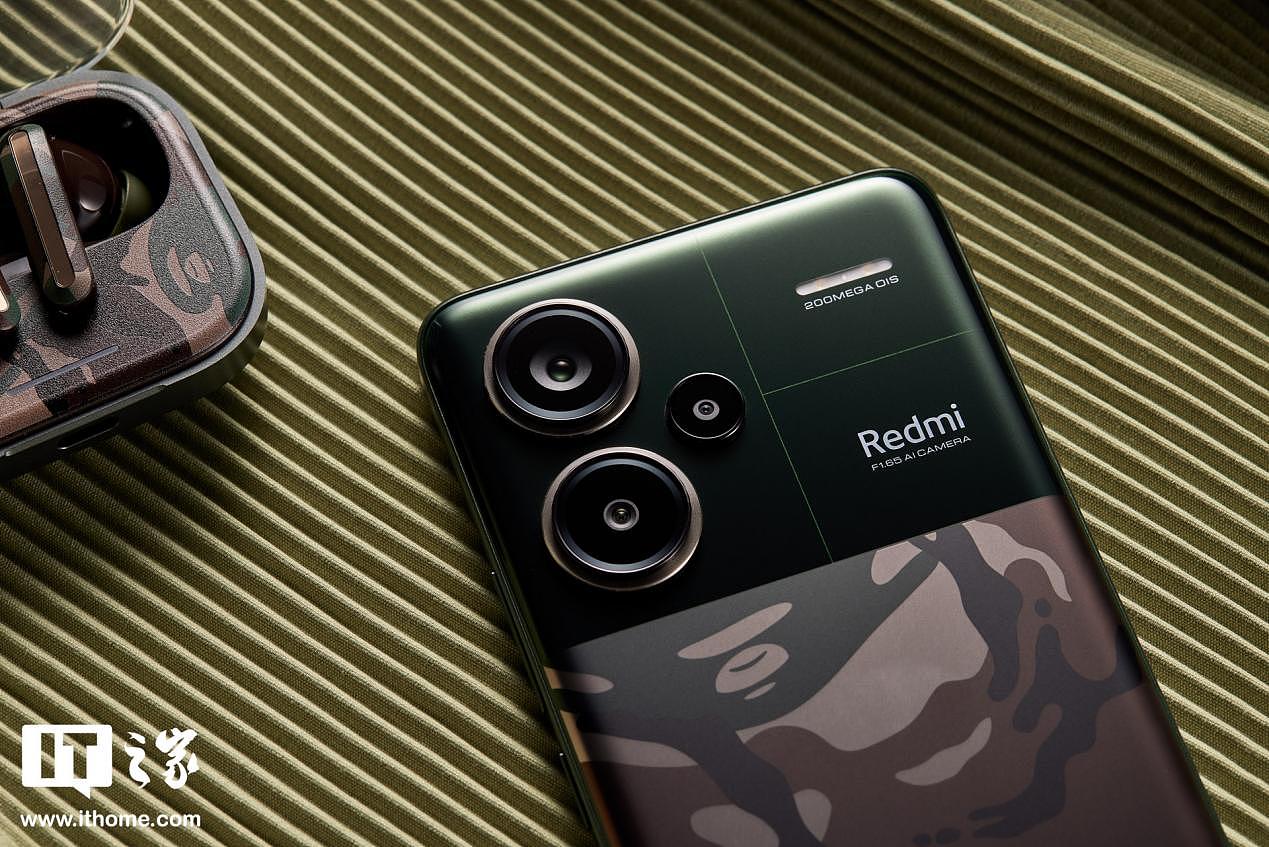 【IT之家开箱】Redmi Note 13 Pro + AAPE 潮流限定版手机图赏：经典迷彩风 - 3