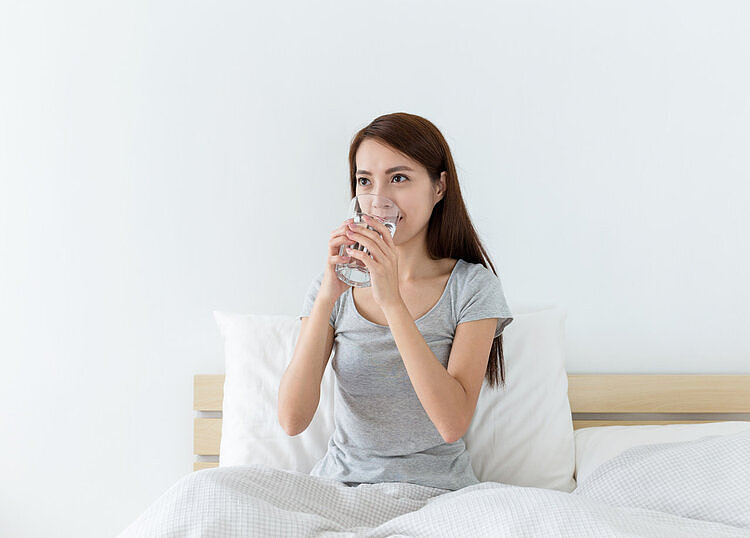 为什么晚上睡觉嘴巴总是发干？别以为是缺水，也可能是这6种原因 - 5