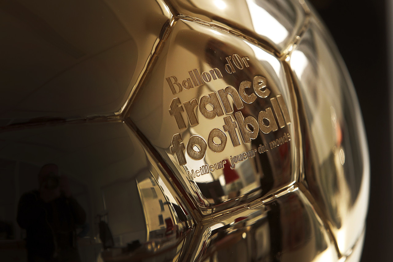 法国足球主编：没有两个金球奖一说，没建议投票者考虑两年的表现 - 1