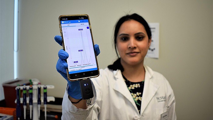 U盘大小、可接手机：研究团队展示手持式细菌感染快筛装置 - 2