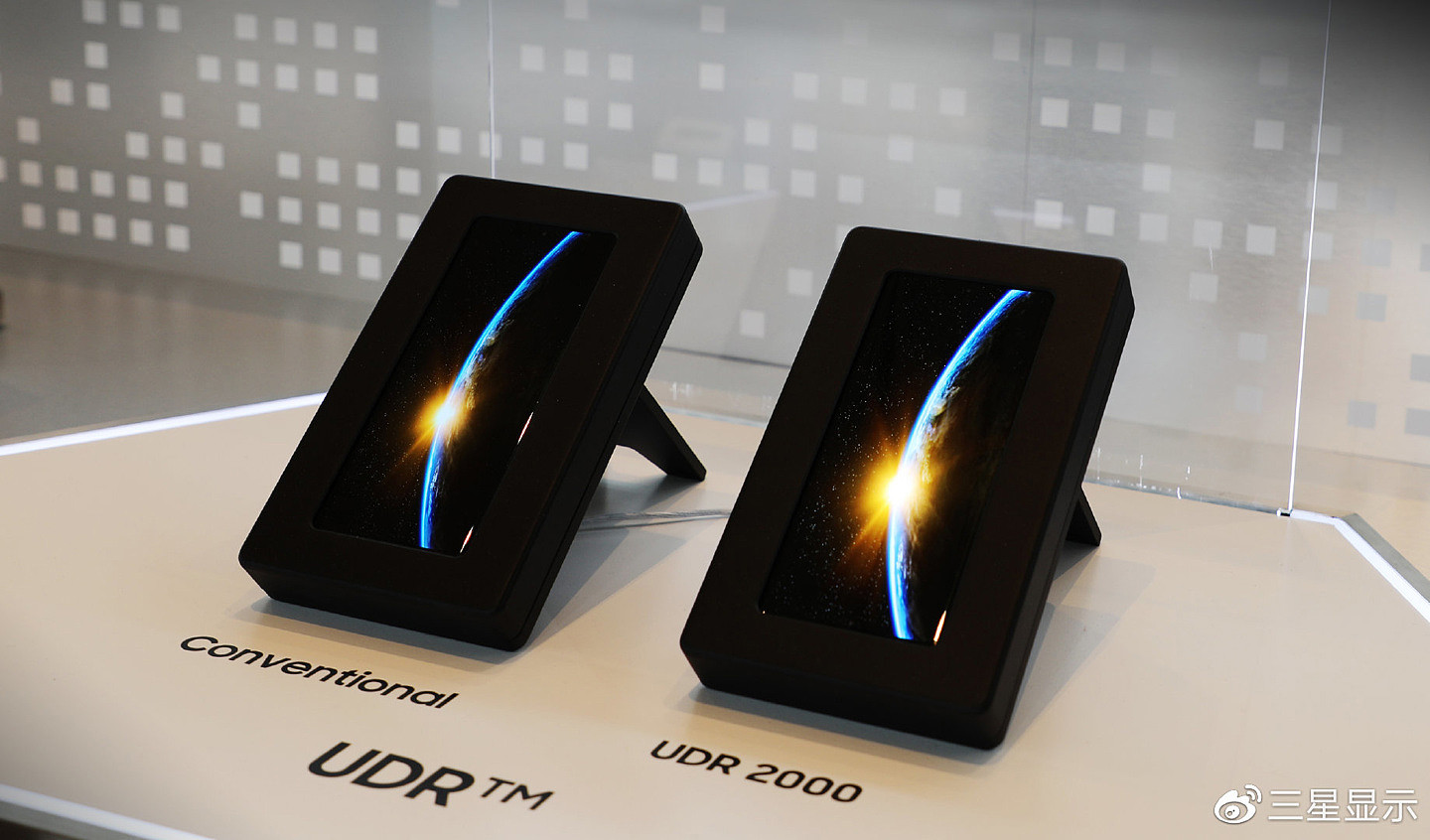 三星展示亮度高达 2000 尼特的智能手机 OLED 屏幕，获得 UDR 2000 认证 - 2